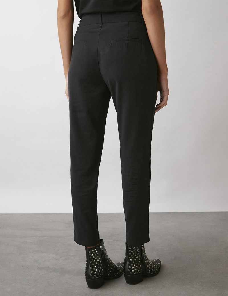 PANTALON-MUJER-TIRO-MEDIO-CHEVIGNON-732D000-NEGRO