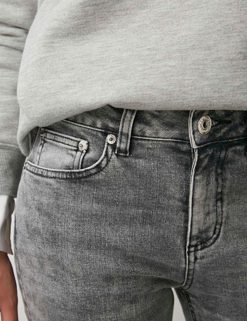 JEAN-MUJER-COSMO-CHEVIGNON-432D013-GRIS-2.JPG