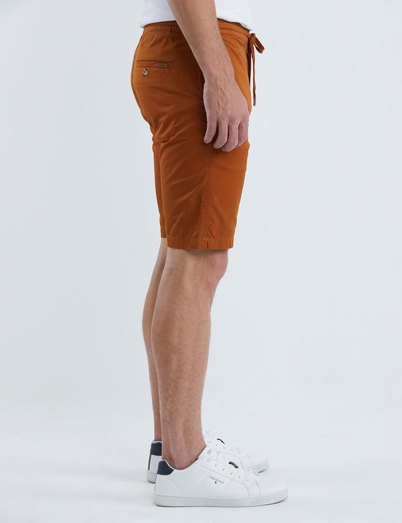 BERMUDA-HOMBRE-JOGGER-CHEVIGNON-659D002-CAFE-3.JPG