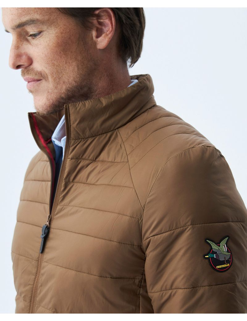 CHAQUETA-HOMBRE-ACOLCHADA-CHEVIGNON-620E000-CAFE-4.JPG