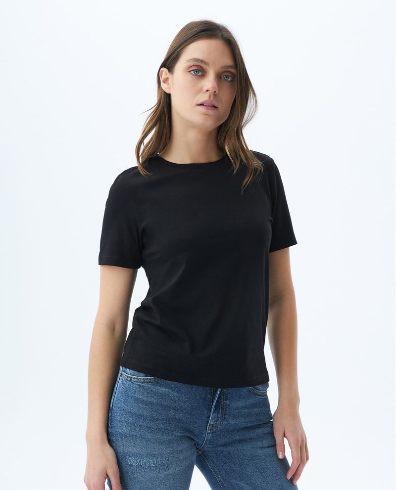 CAMISETA-MUJER-BASICA-CHEVIGNON-700E051-NEGRO-1.JPG