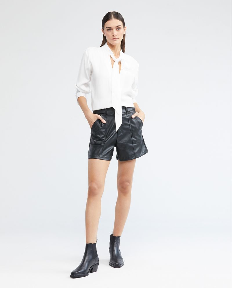 SHORT-MUJER-TIRO-ALTO-CHEVIGNON-752E002-NEGRO-1.JPG