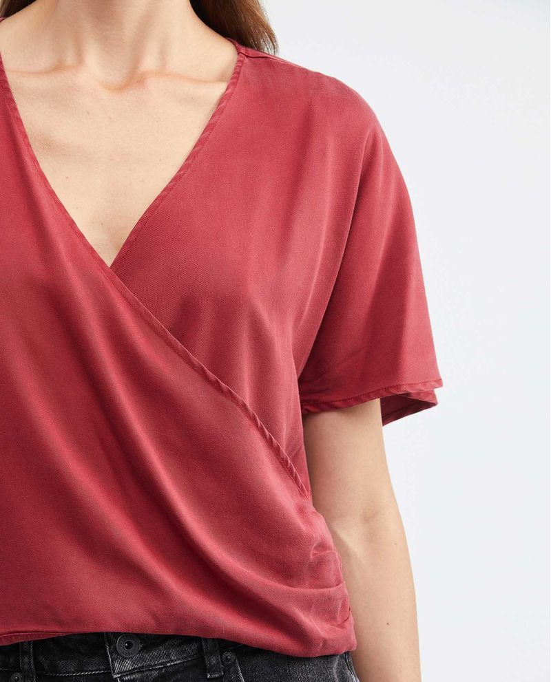 CAMISA-MUJER-TIPO-CROP-CHEVIGNON-712F003-ROJO-3.JPG