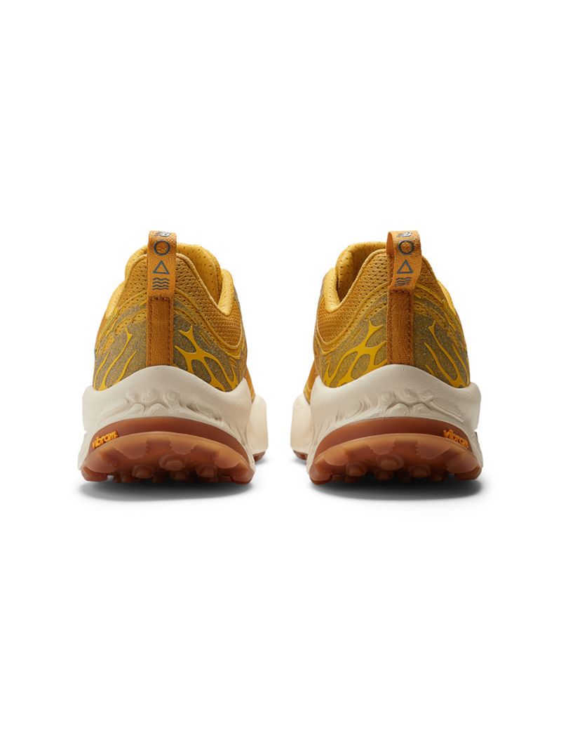 ZAPATO-MUJER-PERFORMANCE-HIERRO-V8-WTHIERF8-NEW-BALANCE-ORANGE810-4.JPG