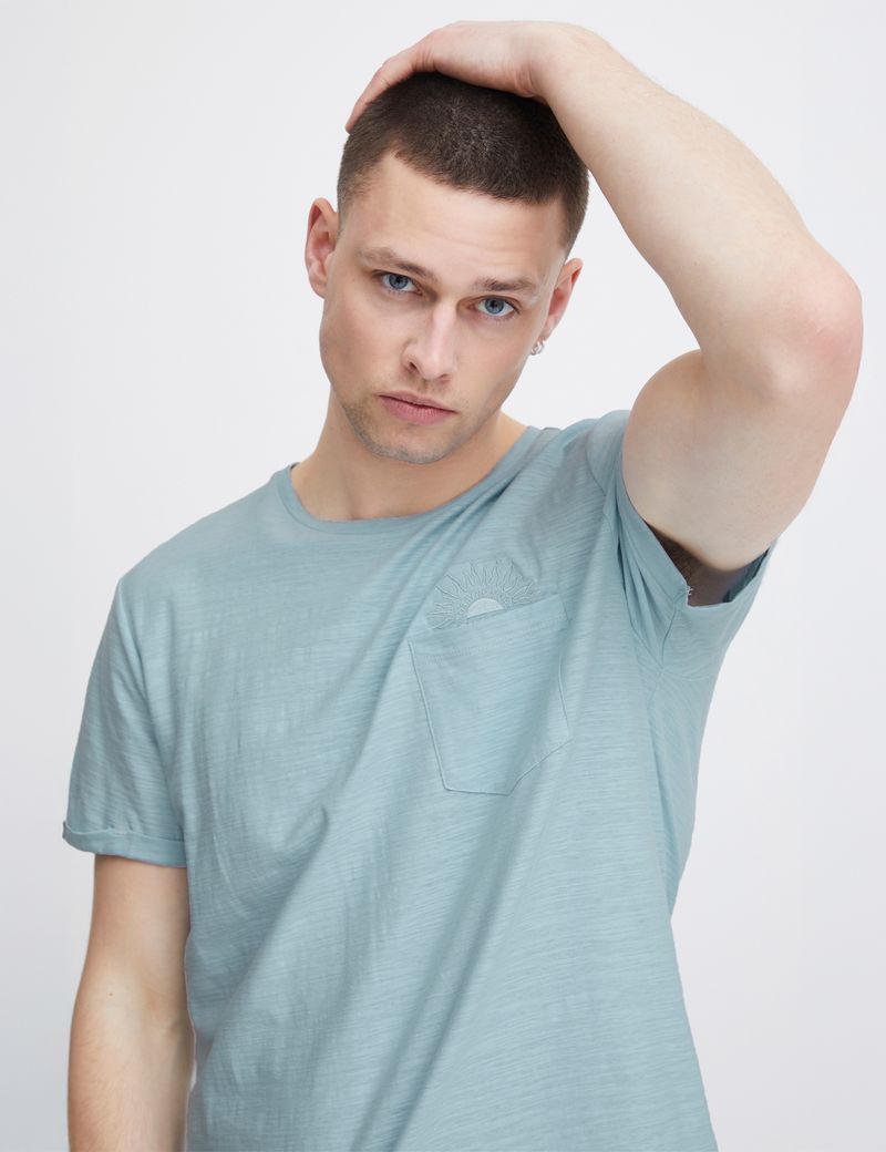 CAMISETA-HOMBRE-BASICA-BLEND-HE-20716864-CASHMEREBLUE-2.JPG
