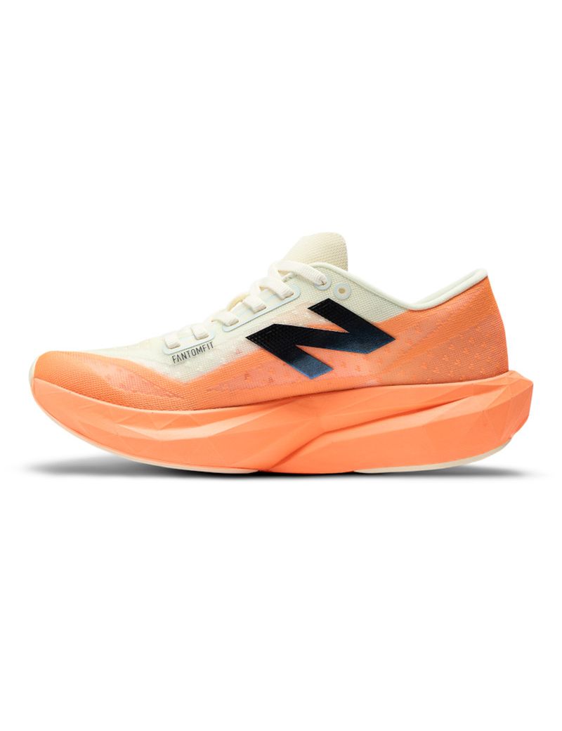 ZAPATO-MUJER-RUNNING-REBEL-V4-WFCXCC4-NEW-BALANCE-HOTMANGO820-2.JPG