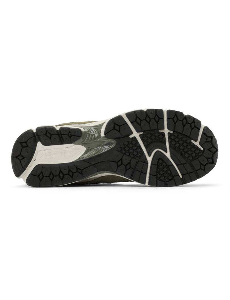 ZAPATO-DE-HOMBRE-LIFESTYLE-2002R-U2002RCA-NEW-BALANCE-DARKOLIVINE320-4.JPG
