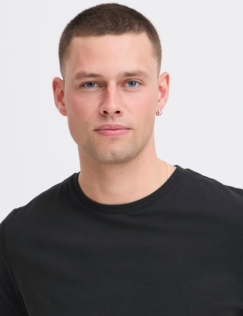 CAMISETA-HOMBRE-BASICA-BLEND-HE-20717853-NEGRO