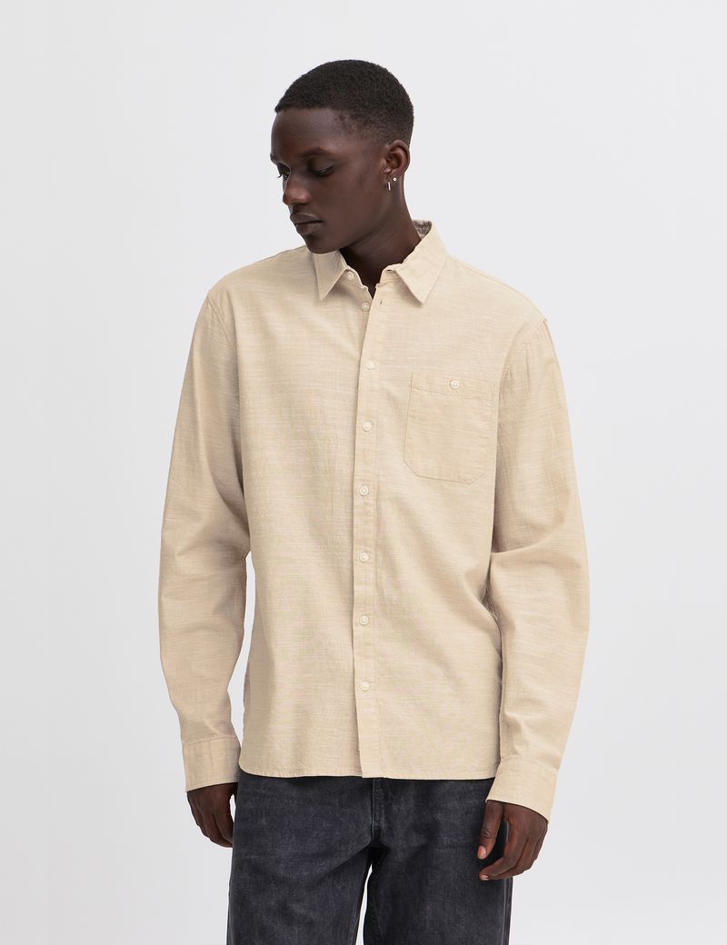 CAMISA-HOMBRE-CLASICA-BLEND-HE-20717678-MARRON-1.JPG