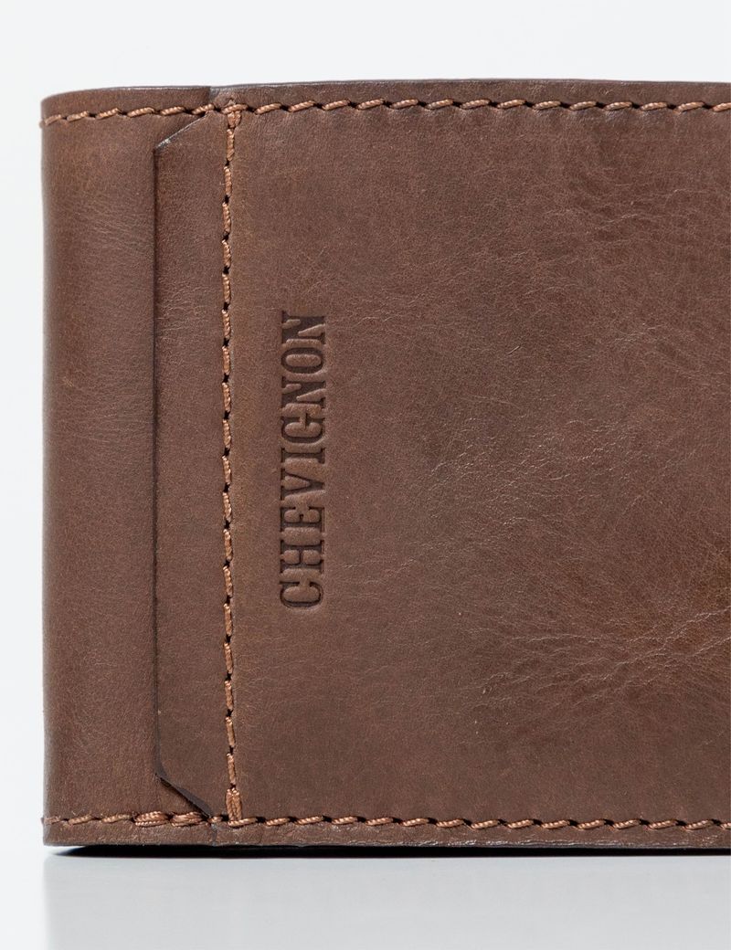 BILLETERA-HOMBRE-CLASICA-CHEVIGNON-021G000-CAFE-2.JPG
