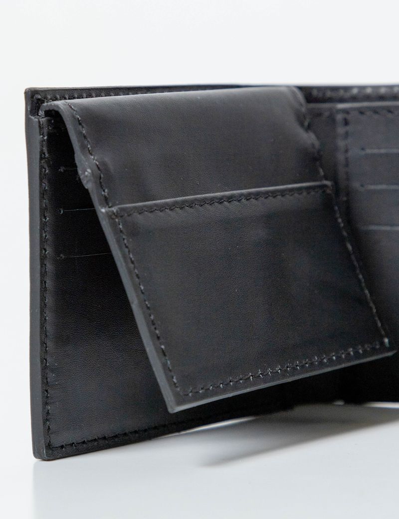 BILLETERA-HOMBRE-CLASICA-CHEVIGNON-021G000-NEGRO-3.JPG