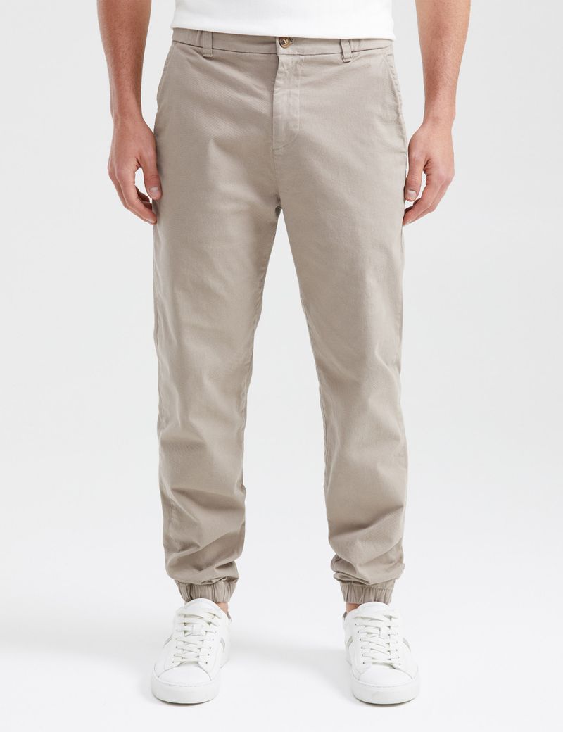 PANTALON-HOMBRE-JOGGER-CHEVIGNON-631G005-CRUDO-1.JPG