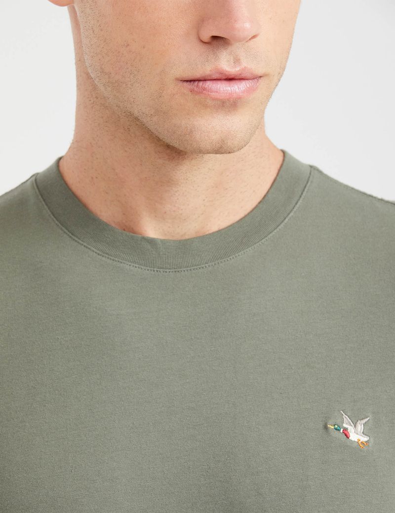 CAMISETA-HOMBRE-SLIM-CHEVIGNON-641G001-VERDE-3.JPG