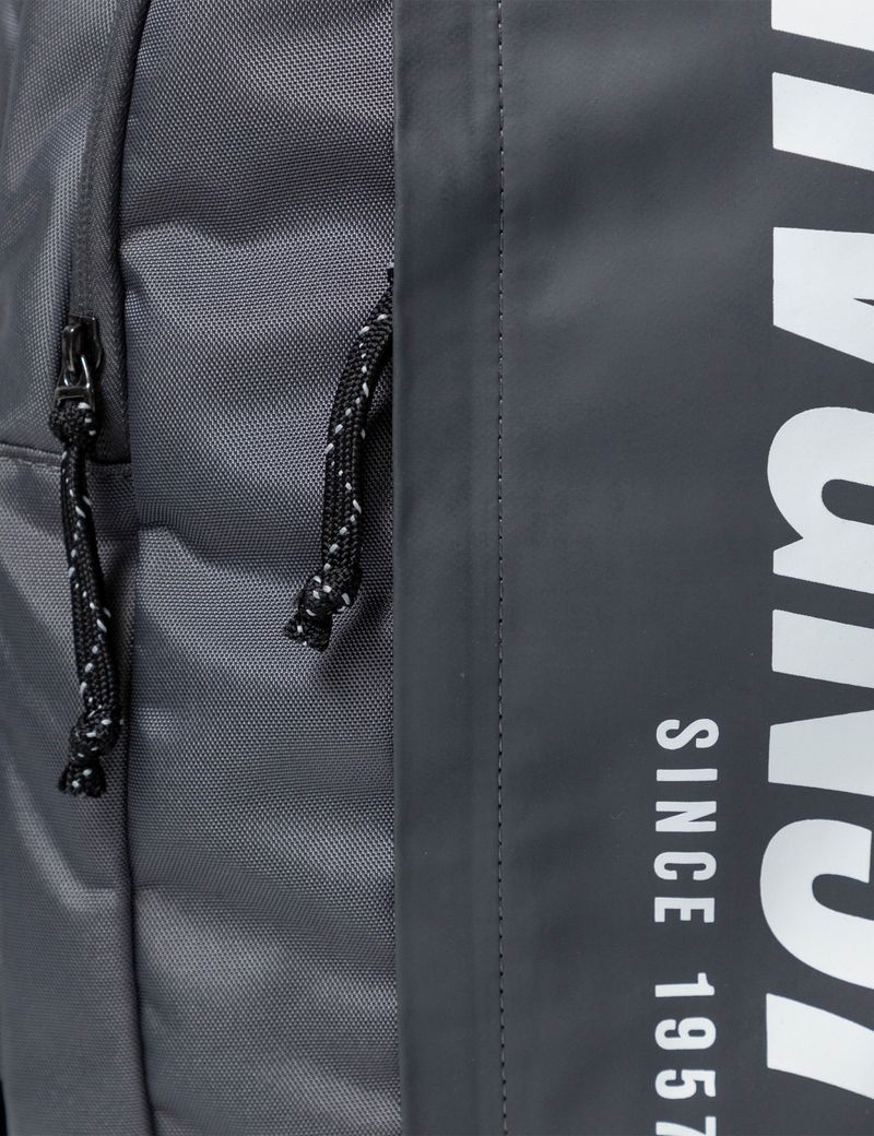 MOCHILA-HOMBRE-BASICO-CHEVIGNON-001G000-GRIS-3.JPG