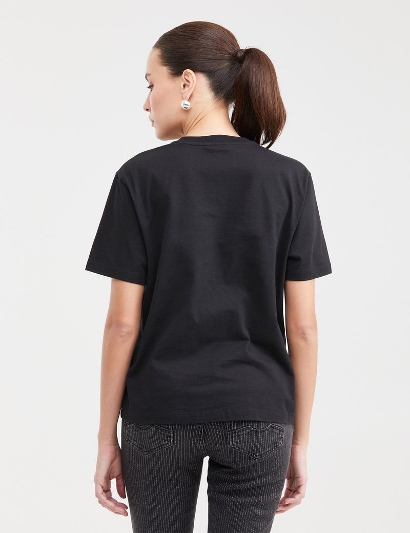 CAMISETA-MUJER-OVERSIZED-CHEVIGNON-701G012-NEGRO-4.JPG