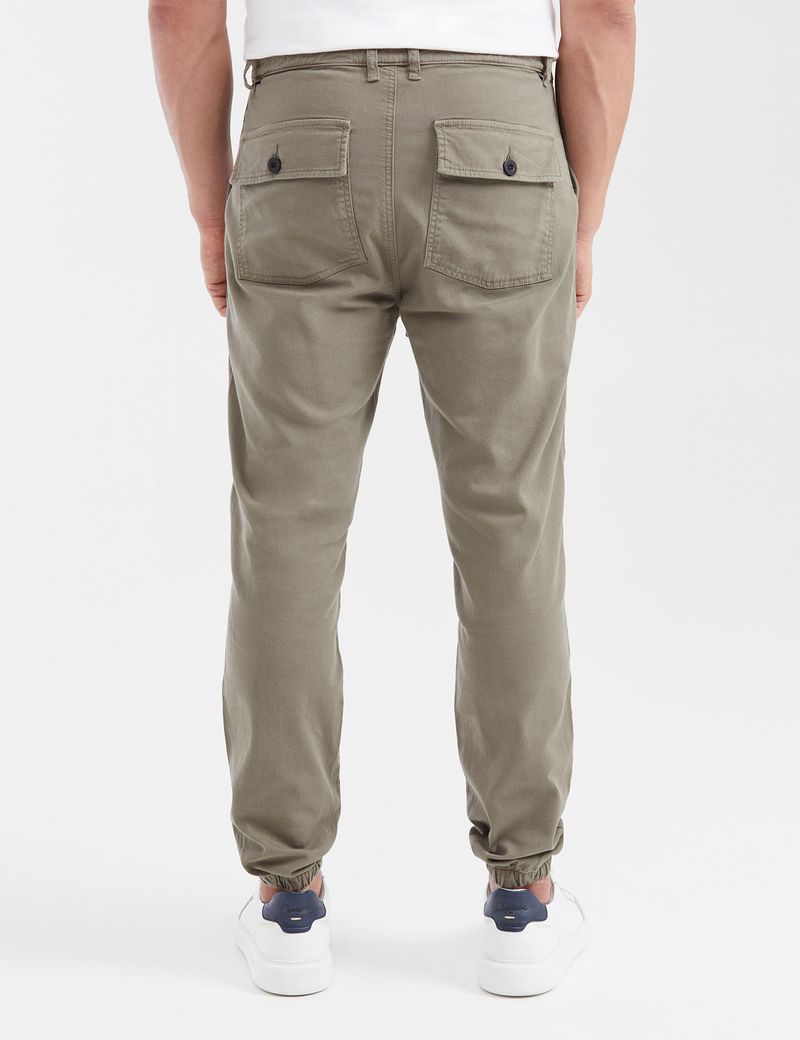 PANTALON-HOMBRE-JOGGER-CHEVIGNON-632G001-GRIS-4.JPG