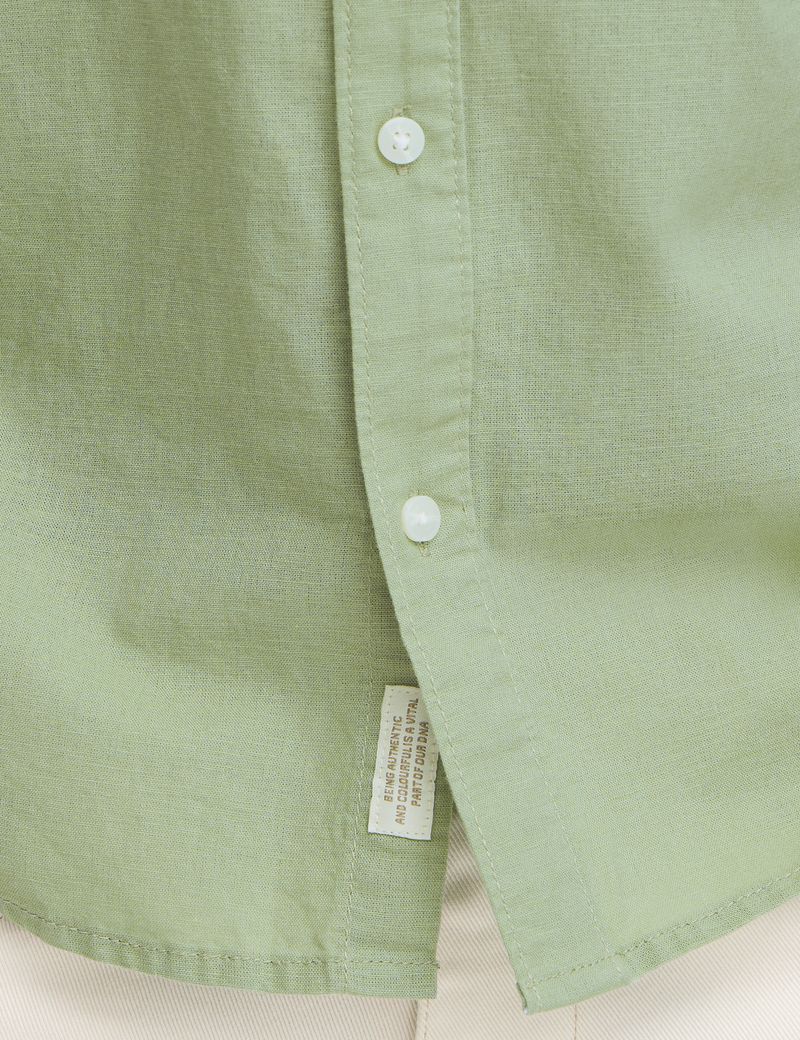 CAMISA-HOMBRE-CLASICA-BLEND-HE-20718400-OILGREEN-3.JPG