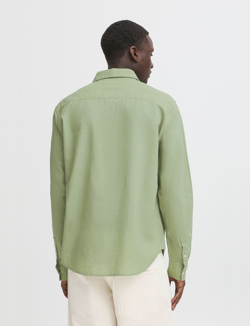 CAMISA-HOMBRE-CLASICA-BLEND-HE-20718400-OILGREEN-4.JPG